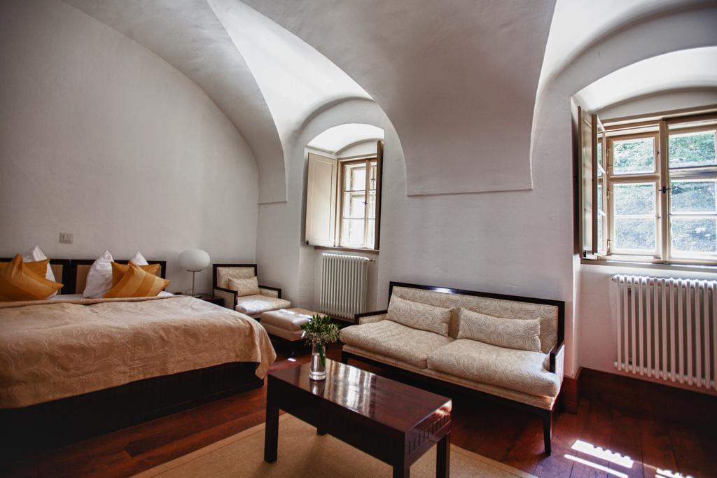 Sopron Monastery Hotel Екстериор снимка