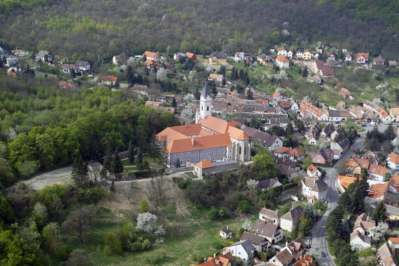 Sopron Monastery Hotel Екстериор снимка